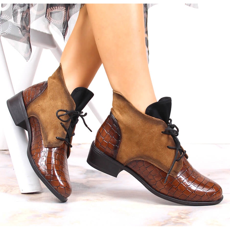 Naisten nauhalliset, lämpimänruskeat Jezzi-saappaat 1