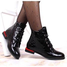 Nahkasaappaat, lakatut, eristetty musta Artiker 1