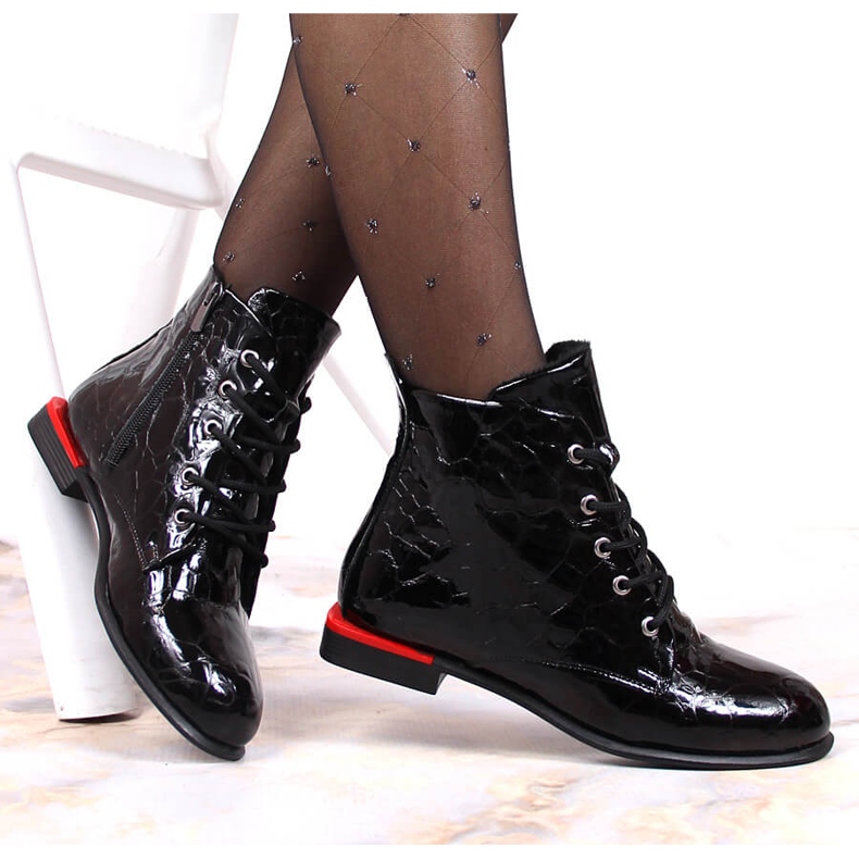 Nahkasaappaat, lakatut, eristetty musta Artiker 1