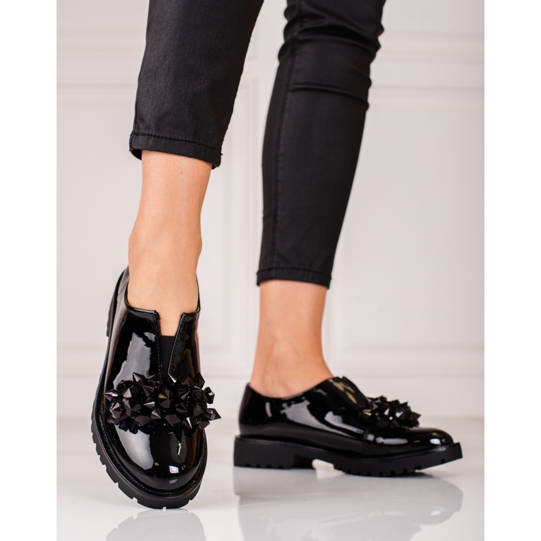 Naisten lakatut kengät Shelovet-alustalla musta 1