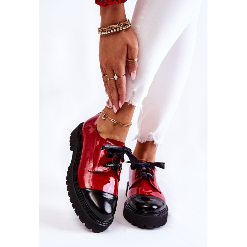 Lakatut nauhakengät Laura Messi 2441 punainen 1