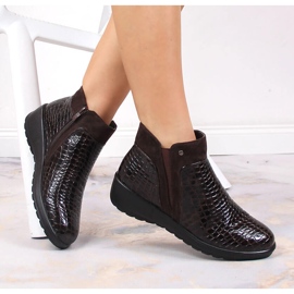 Ruskeat naisten saappaat kiilakorolla, ruskea T.Sokolski 1