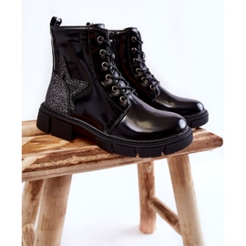 PE1 Lasten lakatut saapikkaat vetoketjulla Musta Yukko 1