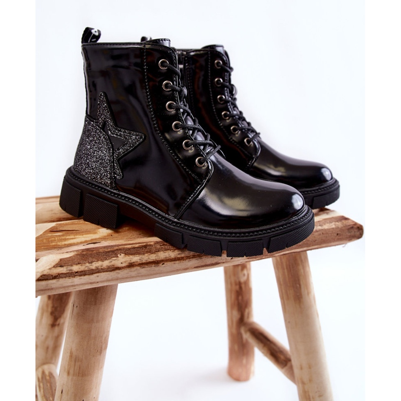 PE1 Lasten lakatut saapikkaat vetoketjulla Musta Yukko 1