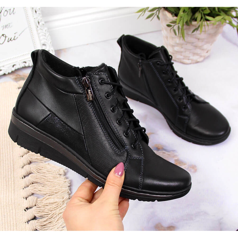 Naisten nahkasaappaat kiilalla musta Helios 567 1