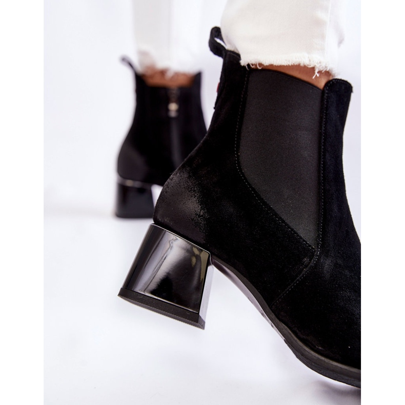 Naisten mokkanahkasaappaat kantapäällä, musta Berit 2