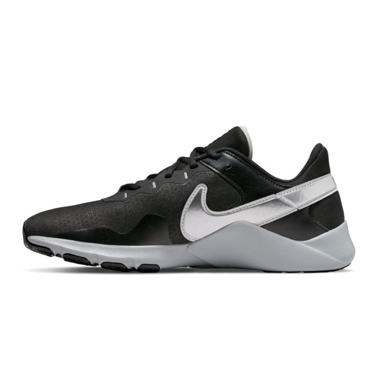 Nike Legend Essential 2 M CQ9356-008 kenkä musta hopea 1