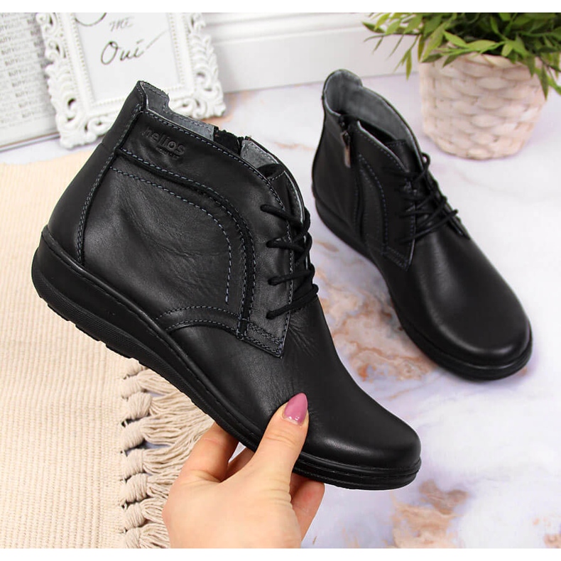 Mustat eristetyt nahkasaappaat mustat Helios 612-2 1