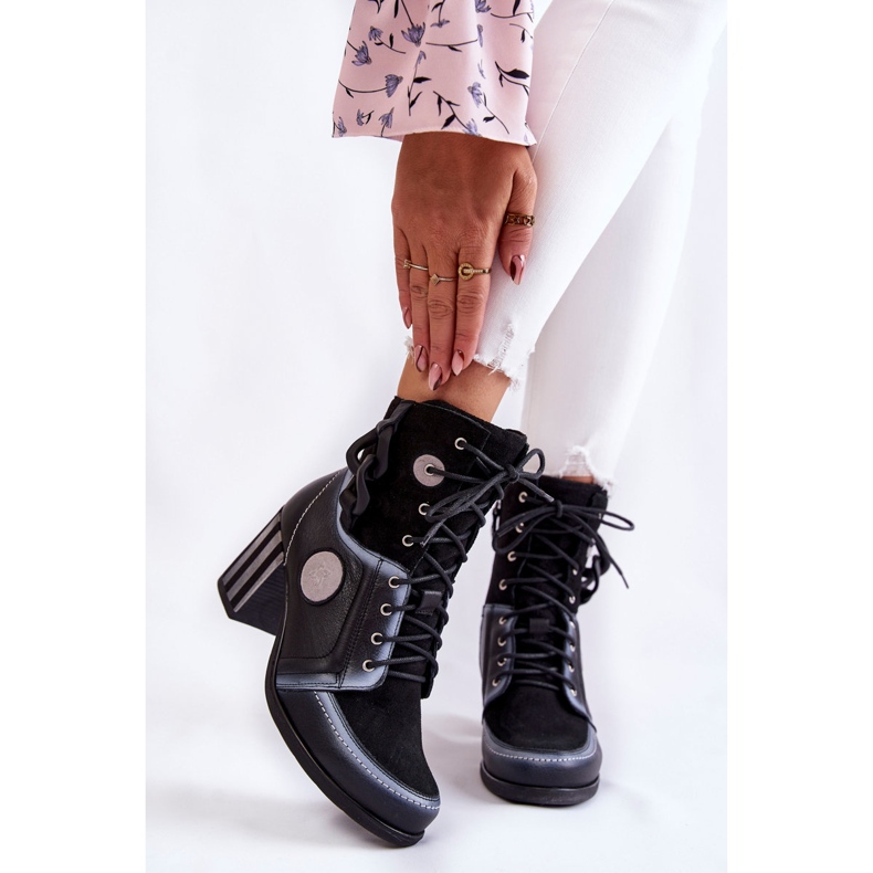 Naisten nahkasaappaat Maciejka 05599-01 Musta monivärinen 1