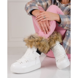 Naisten alustalumisaappaat Shelovet-turkista valkoinen 1