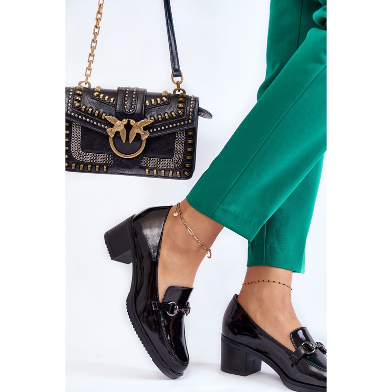 Vinceza Nahkapumput pylväässä mustalla semila-koristeella 2