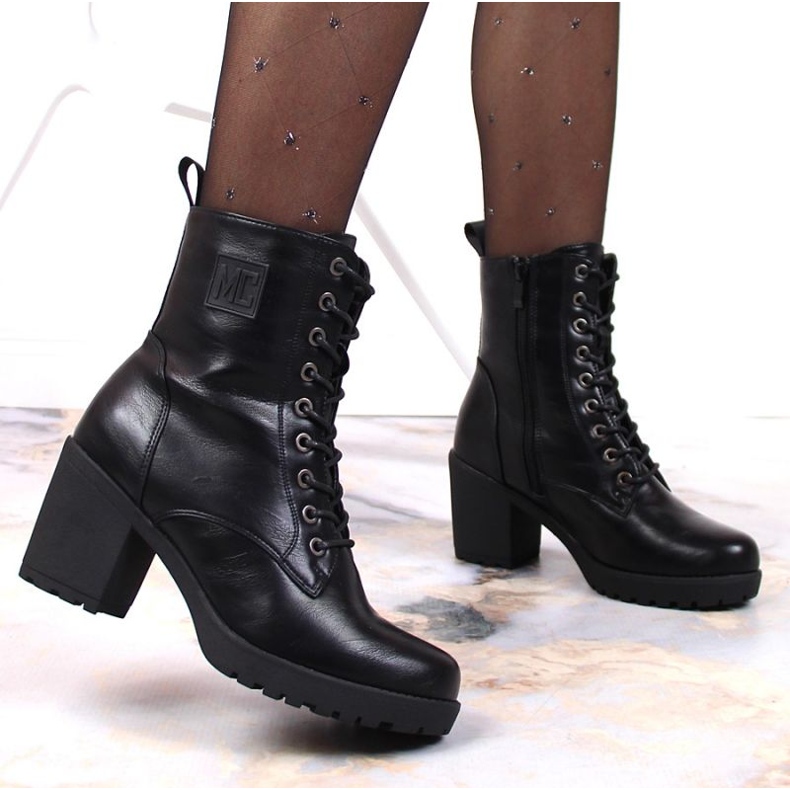 Vetoketjulliset nauhasaappaat, eristetty Jezzi W JEZ140E musta 2