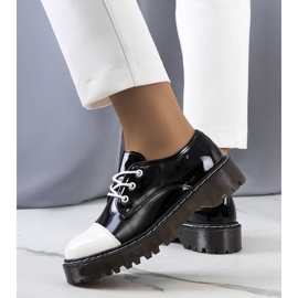 PA1 Mustaksi lakatut Cardin-kengät valkoinen 2