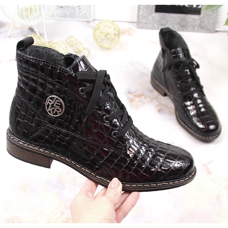 Nahkalakatut naisten saappaat eristetty musta kroko Rieker 71205-00 1