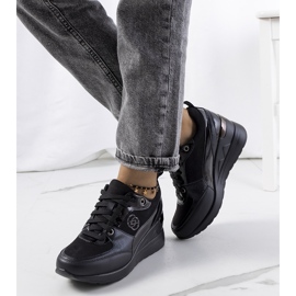 PA1 Didianan mustat tennarit 1