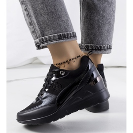 PA1 Didianan mustat tennarit 2