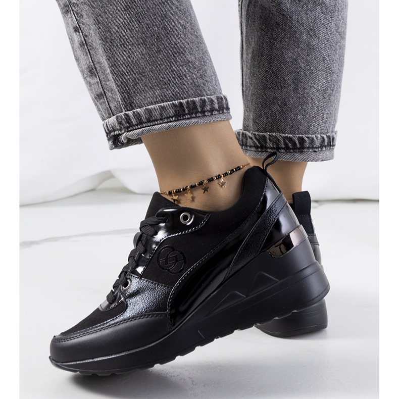 PA1 Didianan mustat tennarit 2