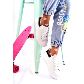 Naisten urheilujalkineet, valkoinen ja musta 2