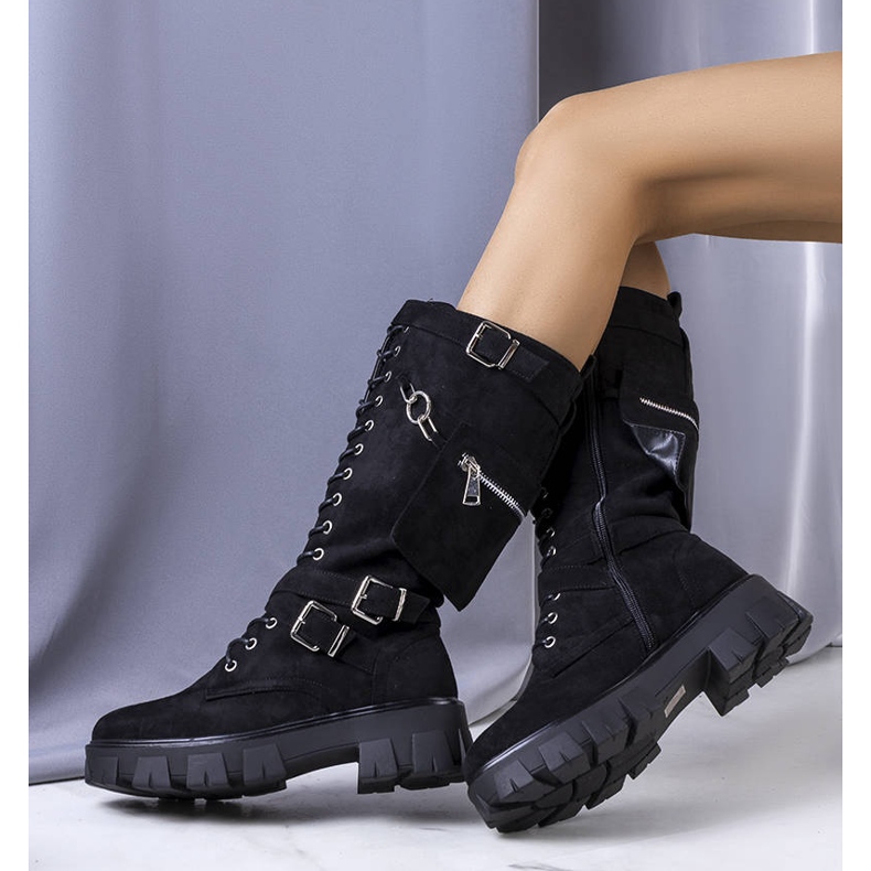 PA1 Mustat eristetyt saappaat Sedin-pussilla 1