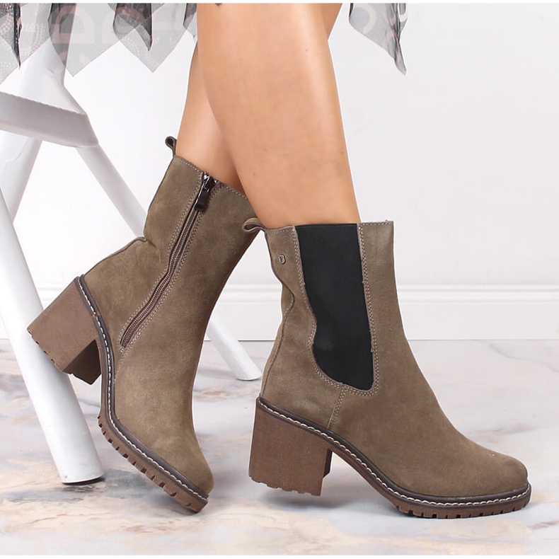 Naisten mokkanahkasaappaat pylväässä, lämmin beige Filippo 1