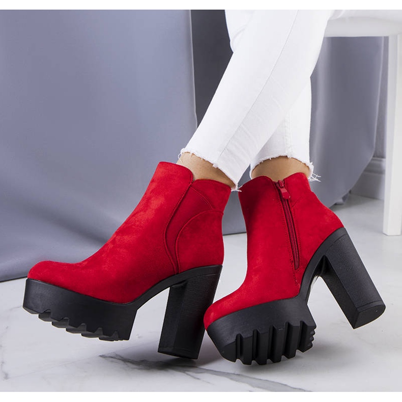 BM Punaiset eristetyt saappaat Miran-alustalla punainen 1