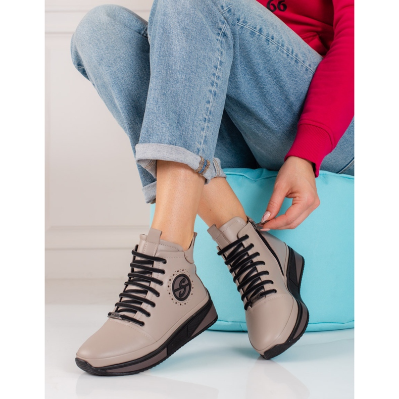 Naisten lenkkarit Shelovet-alustalla, jotka on valmistettu luonnollisesta nahasta beige 1