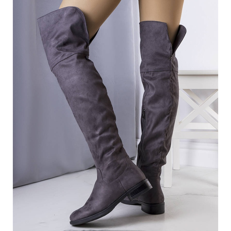 BM Salcin harmaat eristetyt muskettisoturit 1