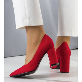 PA1 Punaiset pumput Melvil-postissa punainen 1