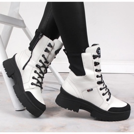 Naisten valkoiset vedenpitävät nahkasaappaat Rieker Revolution W0374-80 valkoinen musta 1