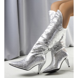 Kova hopea eristetyt saappaat 1