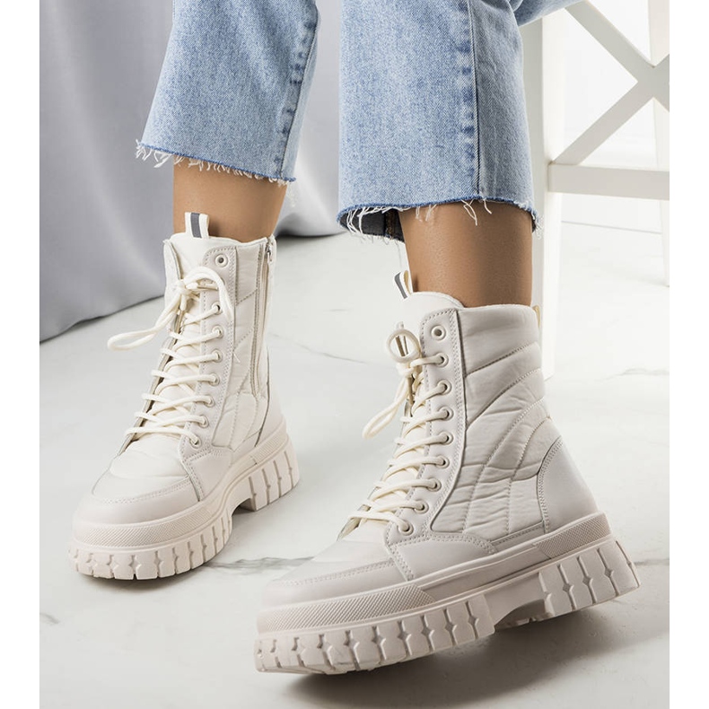 Arinna beigenväriset eristetyt lumisaappaat 2