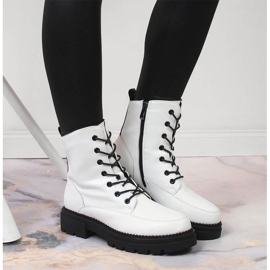 Laura La.Fi PMR23 eristetyt saappaat valkoinen 2