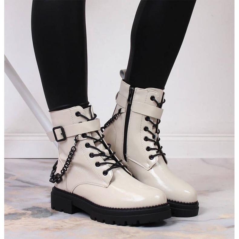 Lakatut saappaat ketjueristetyllä Laura La.Fi W PMR28 beige 2