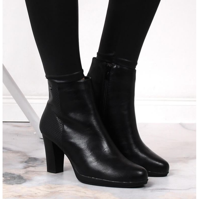 Eristetyt korkokengät M.Daszyński W SAN8B musta 2