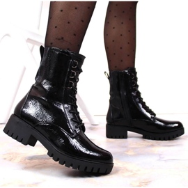 Eristetyt lakatut nilkkurit Jezzi W JEZ369 musta 2