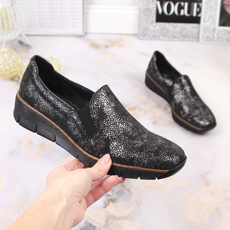 Mukavat slip-on kengät kuminauhalla Rieker W RKR166B musta 2 Mukavat slip-on kengät kuminauhalla Rieker W RKR166B musta 2