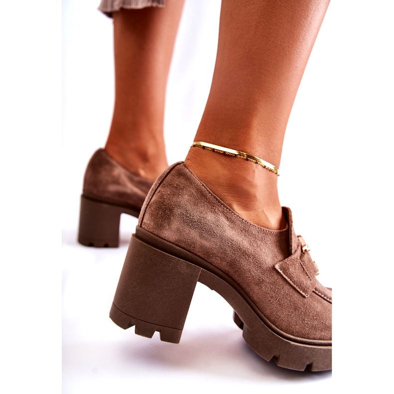 PL5 Tummanbeige Harmell tyylikkäät kengät pylväässä kultaisella koristeella 3