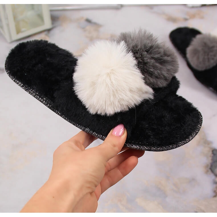 BM Naisten turkistossut, joissa pomponit musta Stella 1