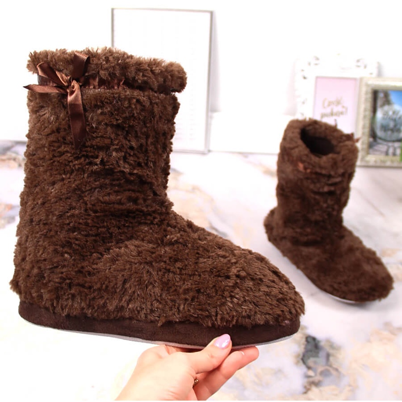 BM Naisten korkealämmitteiset turkistossut ruskea Stella 1