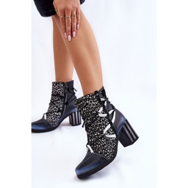 Naisten nahkaiset korkokengät Maciejka 05605-01 mustavalkoinen 2