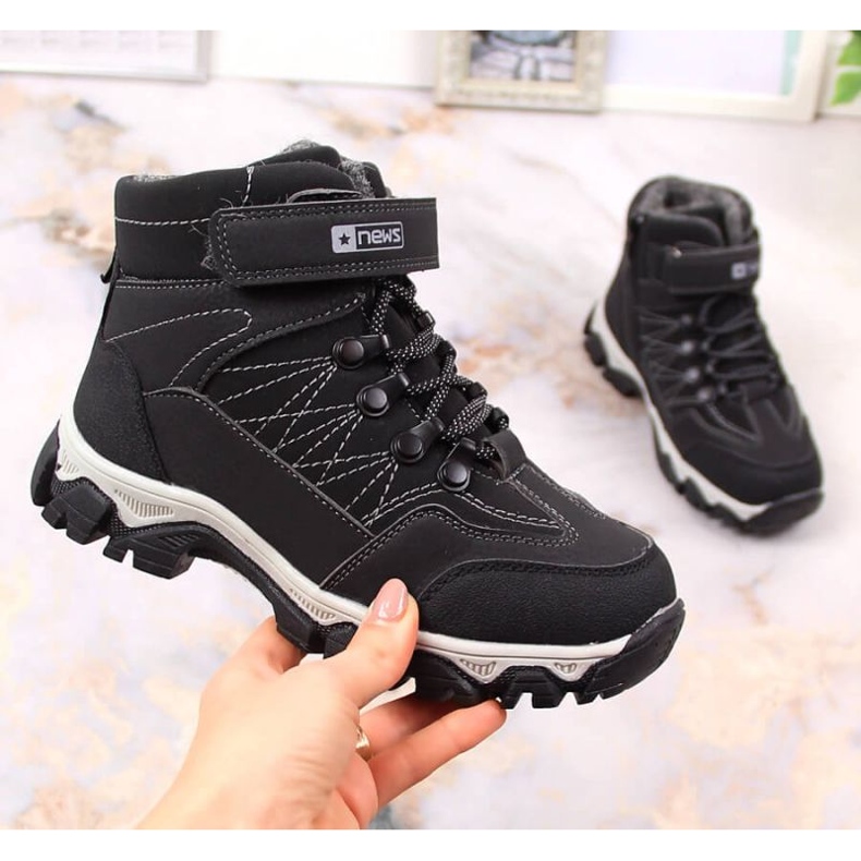 Lampaanvillalla eristetyt retkeilykengät eVento Jr EVE390 musta 1