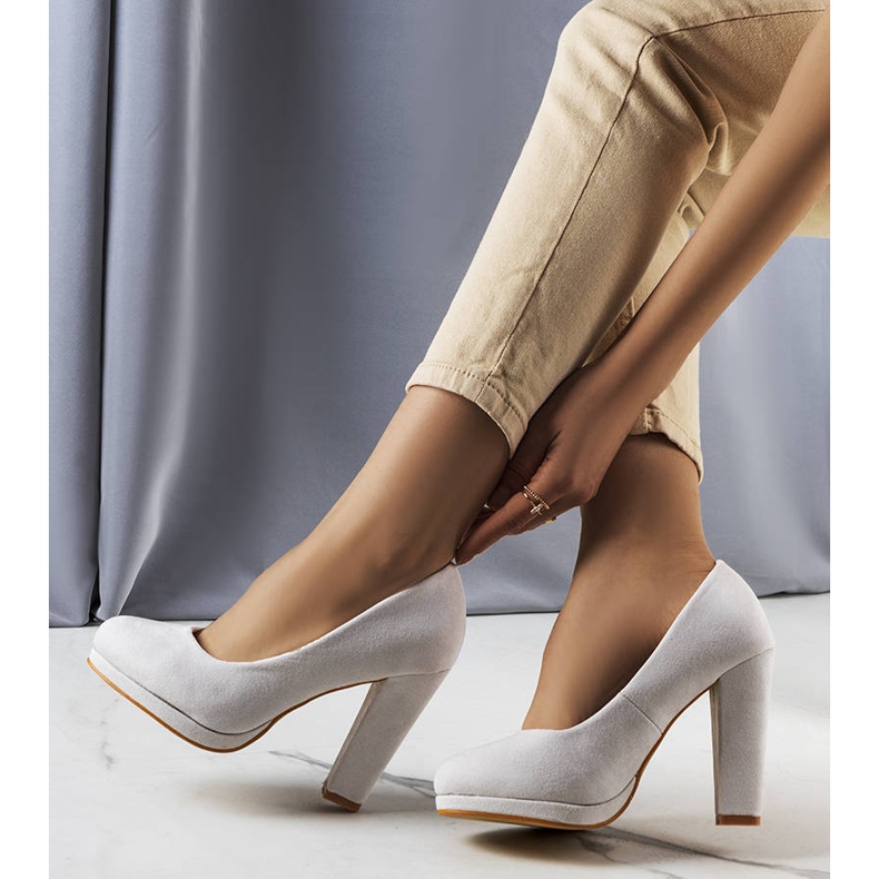 BM Fardin harmaat kantapääpumput 1