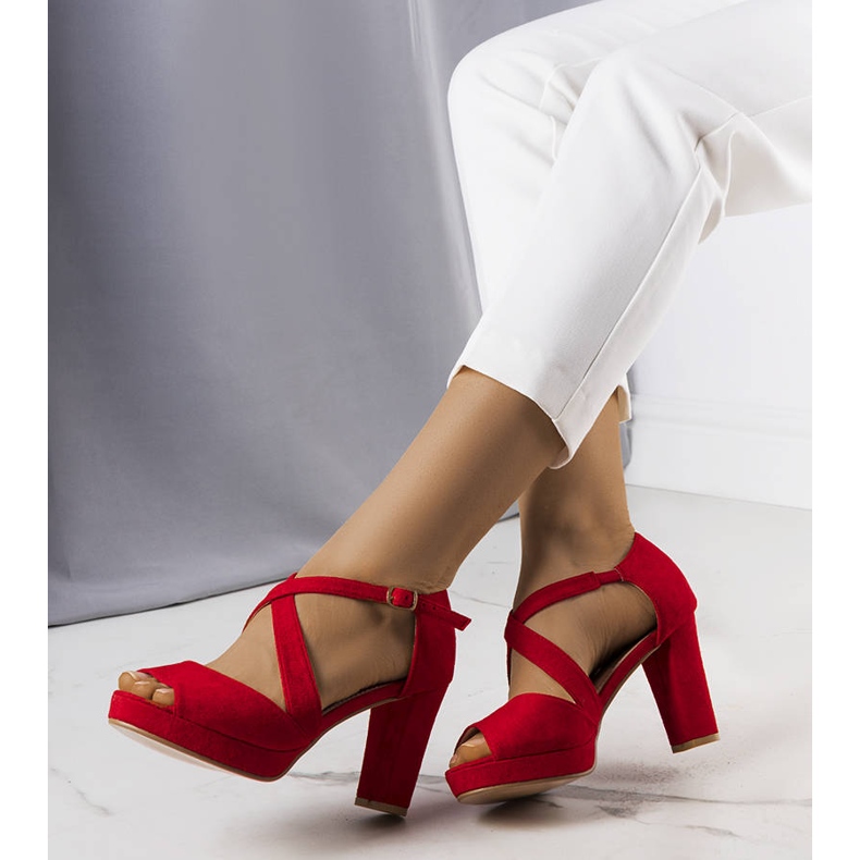 BM Punaiset sandaalit Artemi-postissa punainen 1