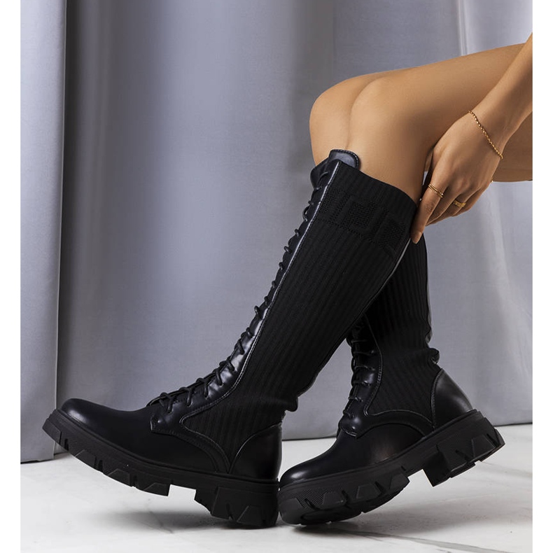 BM Mustat nauhasaappaat Montisilta 1