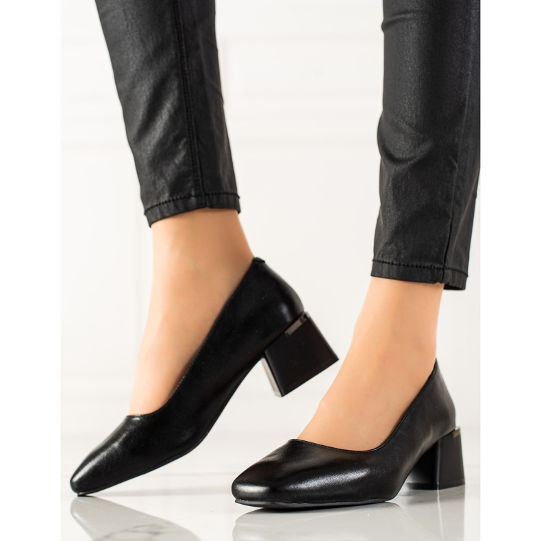 Tyylikkäät pumput korkokengät La.Fi musta 1