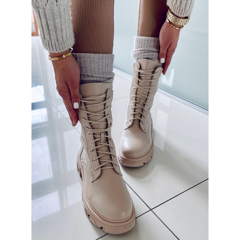 BM Työntekijät, joilla on joustava Calling Beige -päällinen 1