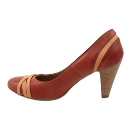 Naisten nahkapumput 1392 ruskeaa koristeltu Edeo -raidoilla 1