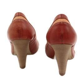 Naisten nahkapumput 1392 ruskeaa koristeltu Edeo -raidoilla 3