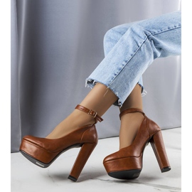 PA1 Adelan ruskeat korkokengät 1