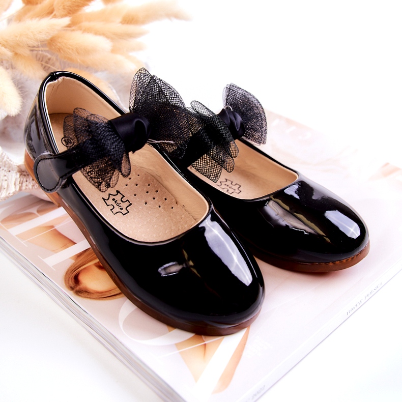 Vinceza Kiiltonahkaiset lasten balerinakengät tarranauhalla ja rusetilla, musta 3